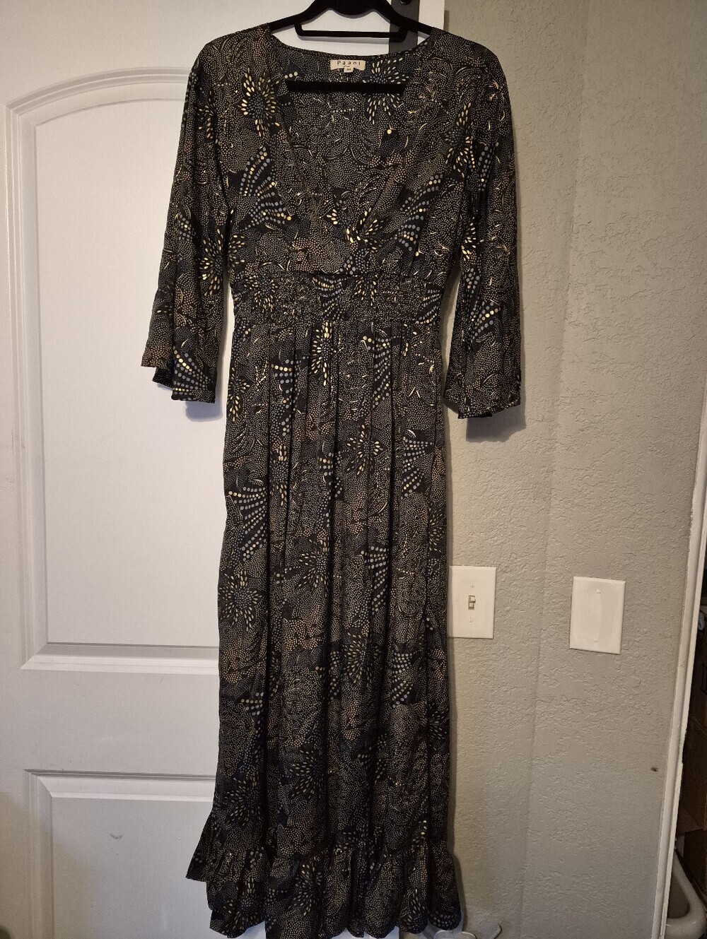 Paani Boho Metallic Gold Foil Deep-V Ruffle Hem Flutter Sleeve Maxi Dress Med